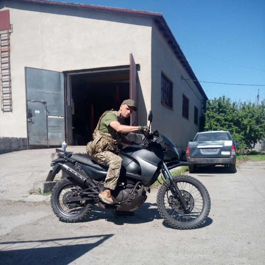 ПЕТРО ВВАЖАВ ОФІС СВОЇМ ДРУГИМ ДОМОМ ТА СУМЛІННО ВИКОНУВАВ ПОКЛАДЕНІ НА НЬОГО ОБОВ'ЯЗКИ